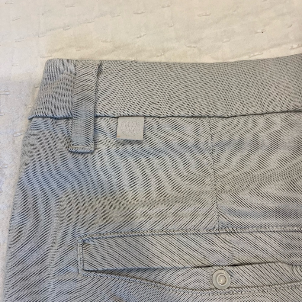 Men’s grey lululemon shorts - Picture 3 of 5